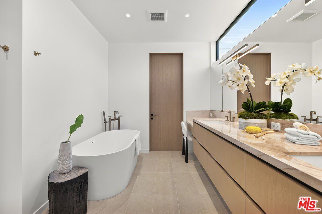 2031 Glyndon Ave. Venice, CA 90291
