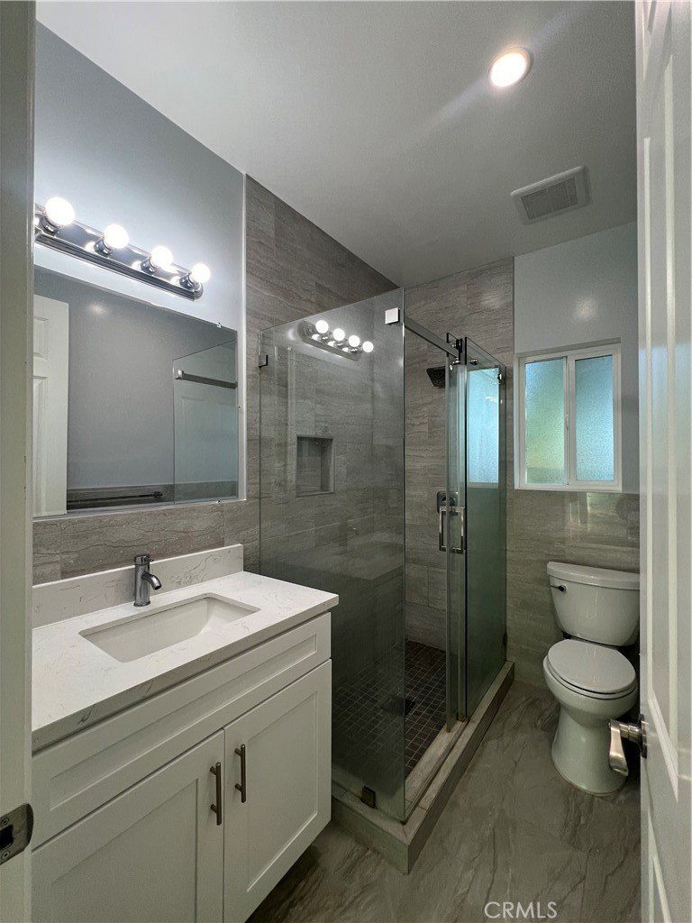 714 S 8Th. Alhambra, CA 91801