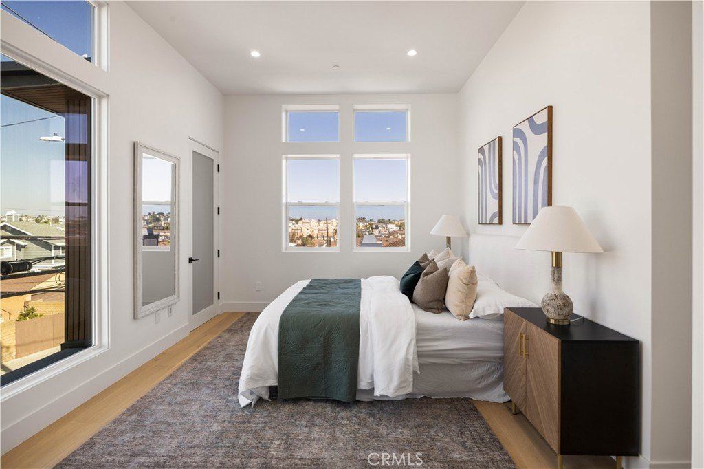 902 Green. Redondo Beach, CA 90278