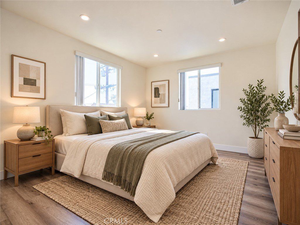 1421 S New Hampshire Avenue. Los Angeles, CA 90006