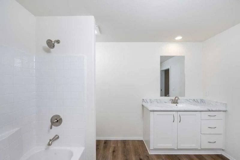 1853 Ives Ave. Oxnard, CA 93033