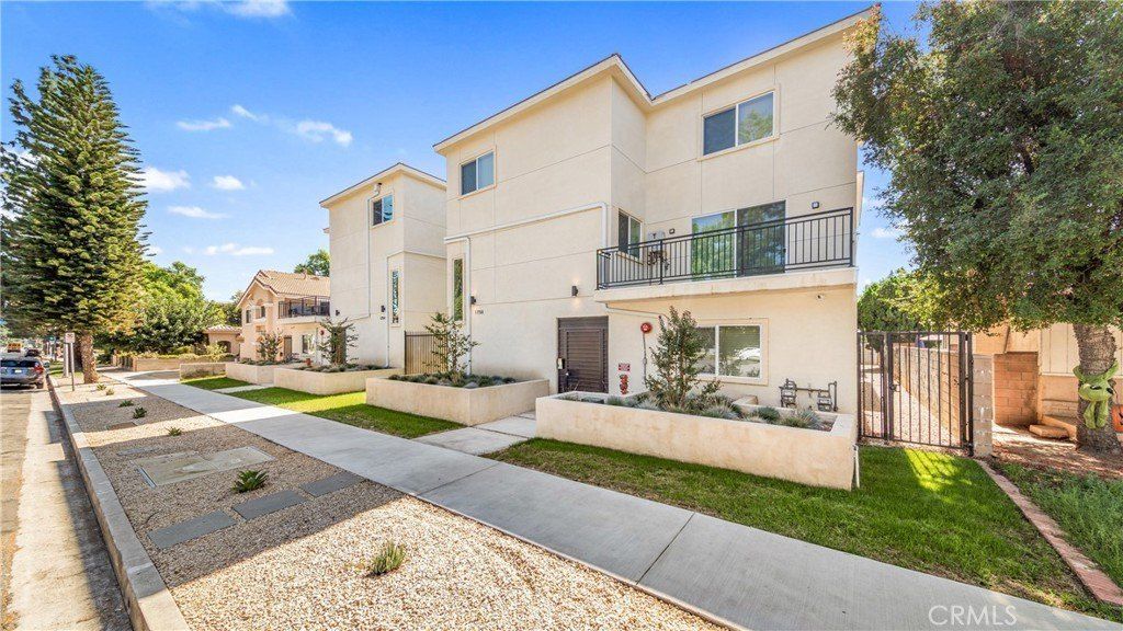 17158 Chatsworth Street. Granada Hills, CA 91344