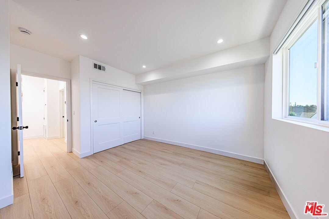 1019 S Citrus Ave. Los Angeles, CA 90019