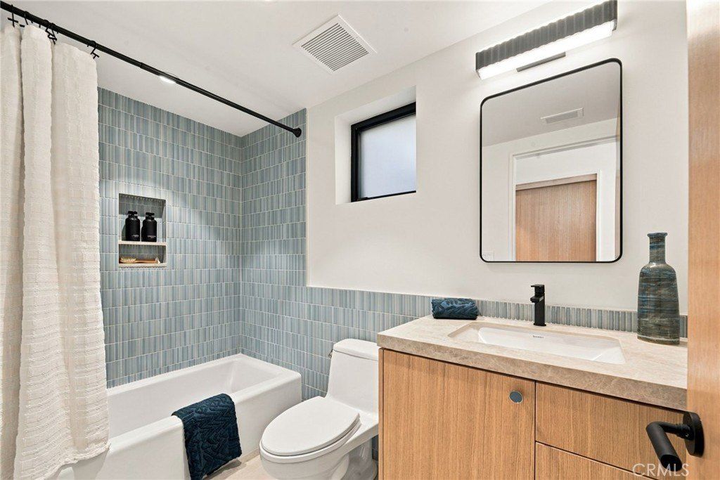 2451 Silverstrand. Hermosa Beach, CA 90254