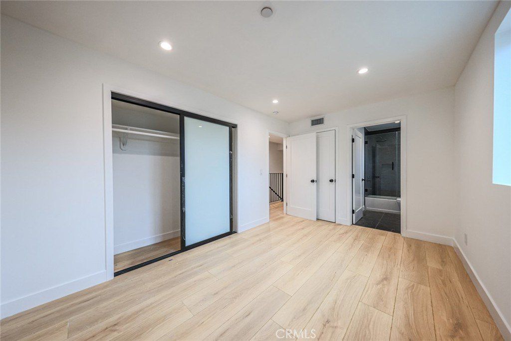 1525 S Carmelina. Los Angeles, CA 90025