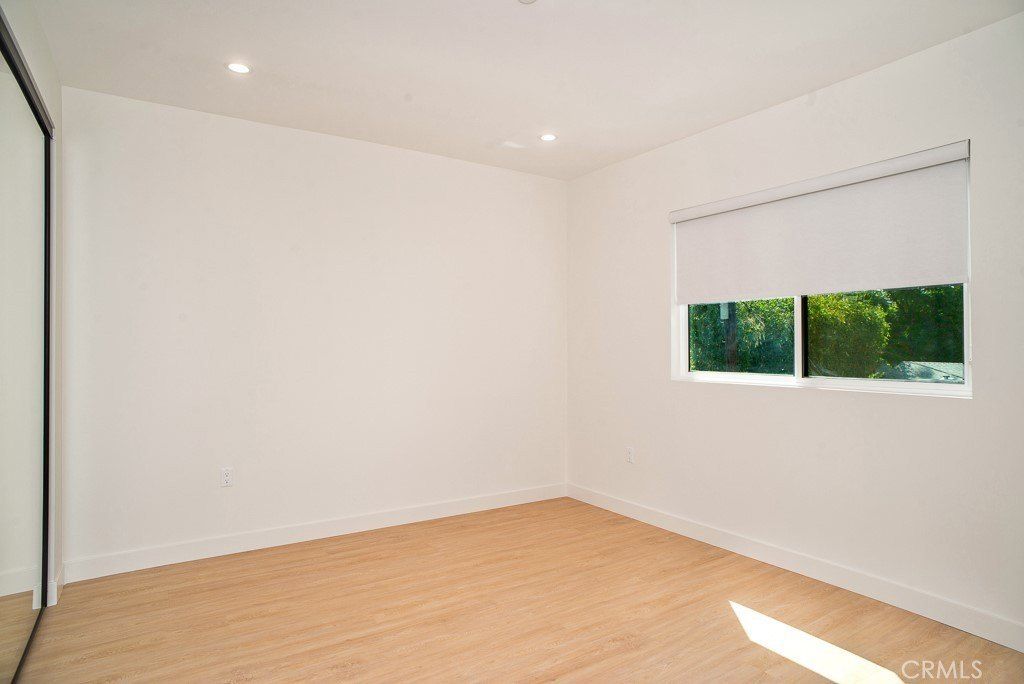 5618 Buffalo. Valley Glen, CA 91401