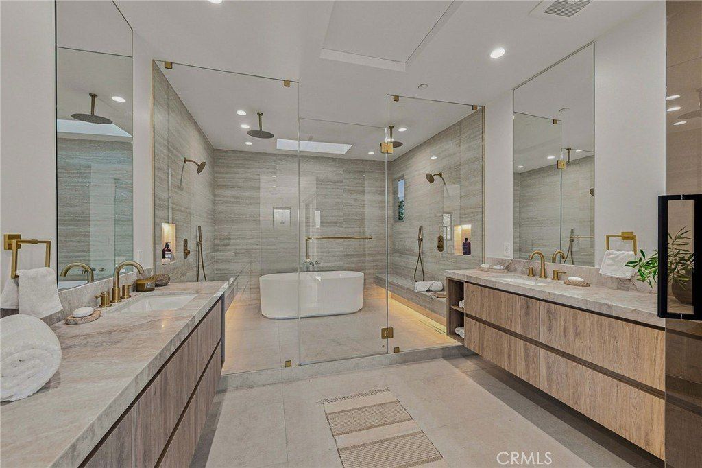 12408 Cumpston. Valley Village, CA 91607