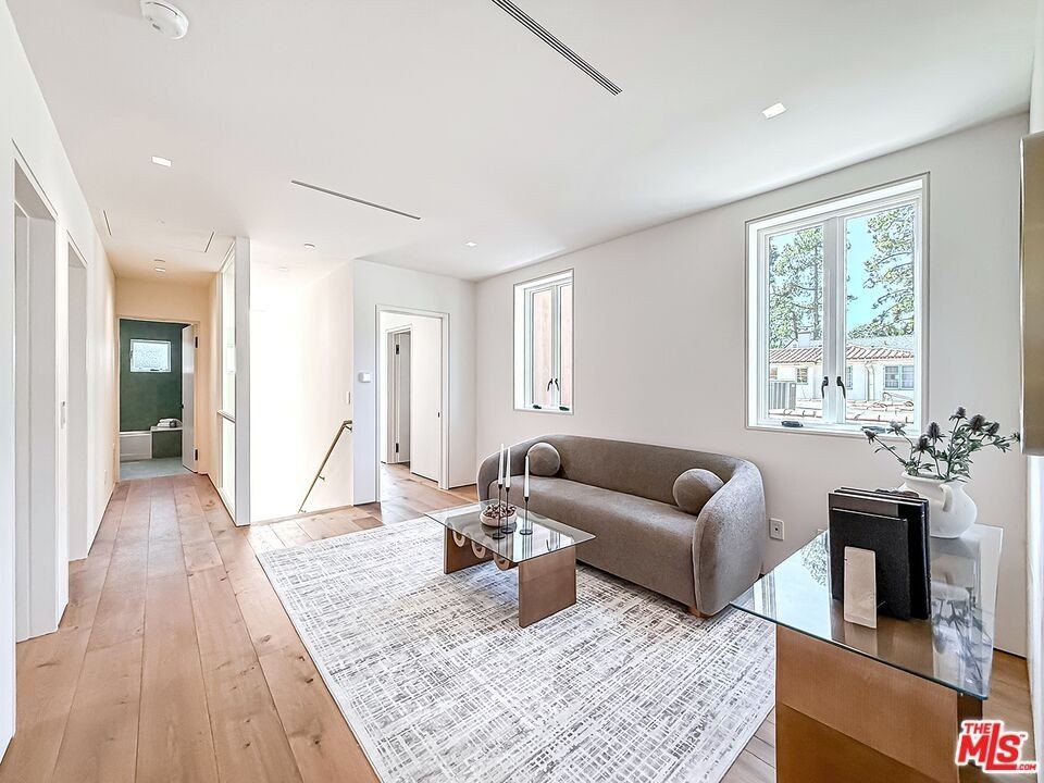 421 19Th St. Santa Monica, CA 90402