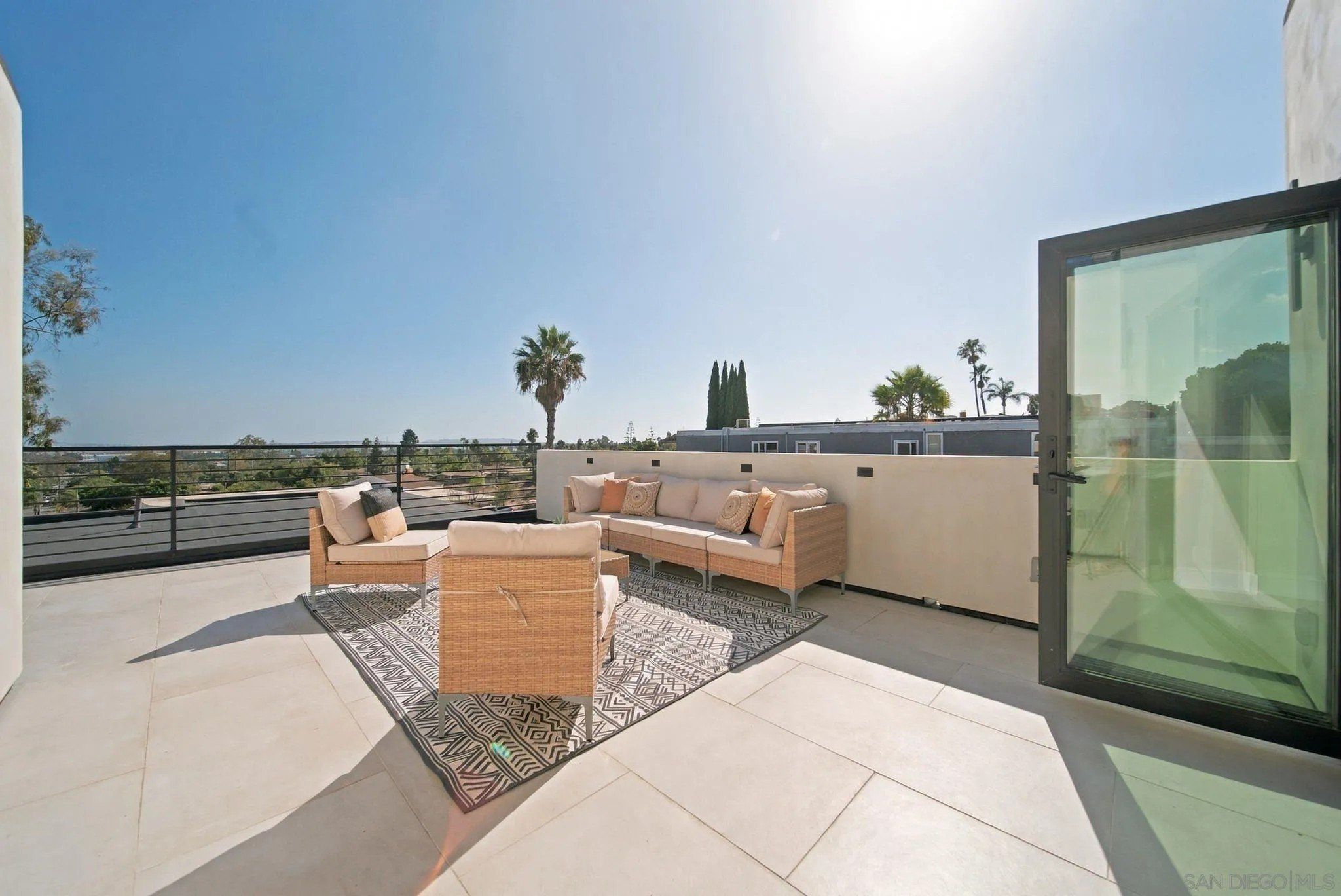 2522 Chalcedony St. San Diego, CA 92109