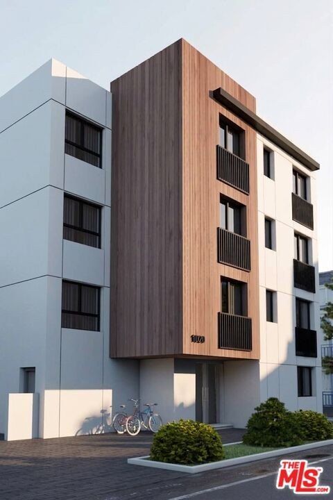 1020 N Ardmore Ave. Los Angeles, CA 90029