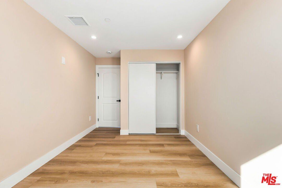 19100 Victory Blvd. Los Angeles, CA 91335