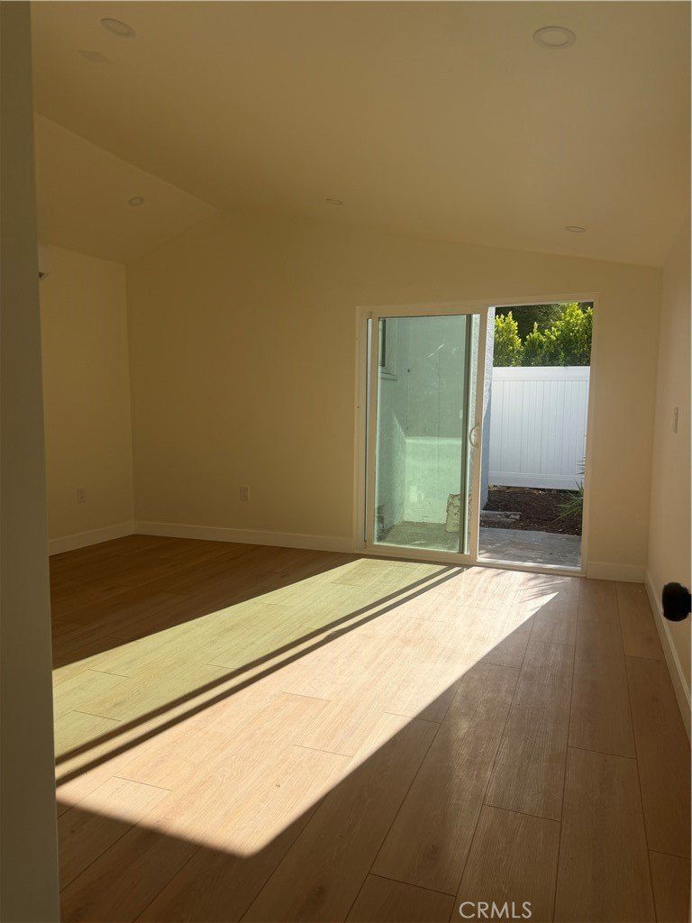 1431 Montgomery. Glendale, CA 91202