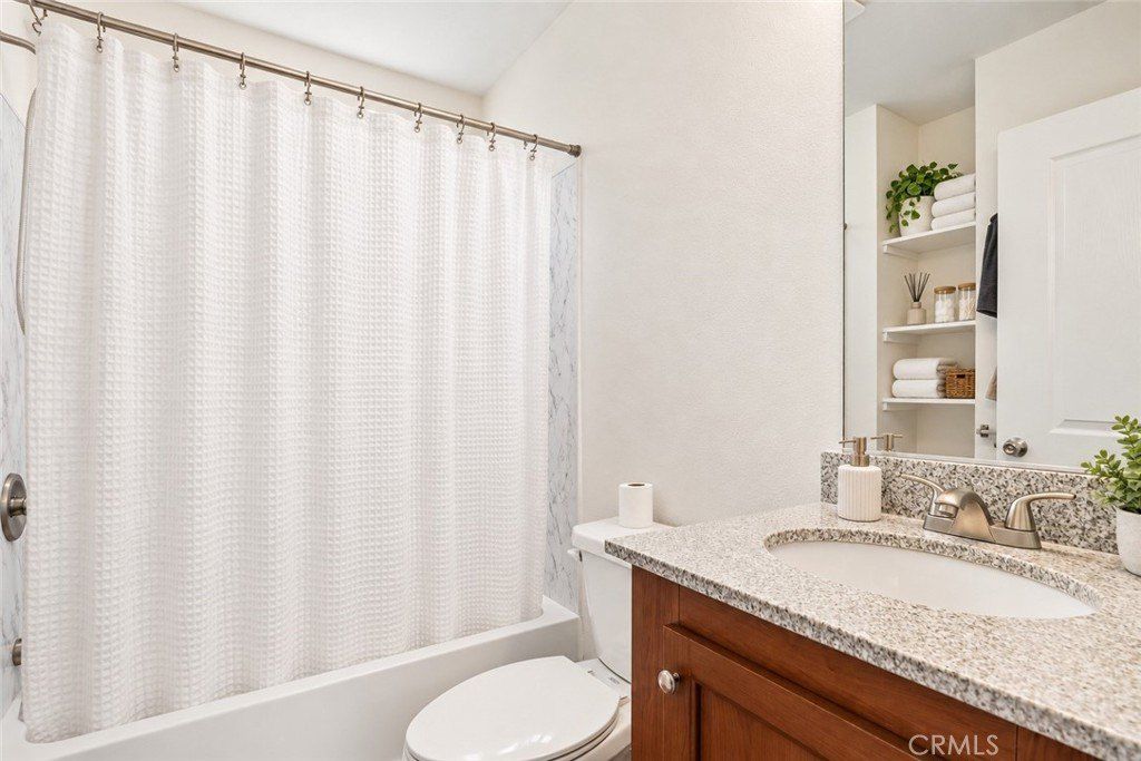 2099 James Court. Thousand Oaks, CA 91362