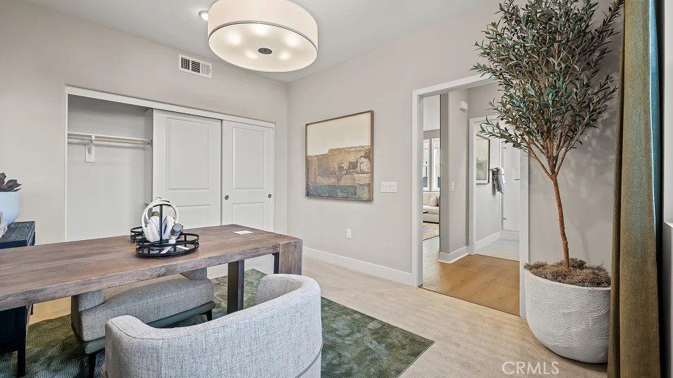 26693 Foliage Lane. Valencia, CA 91381