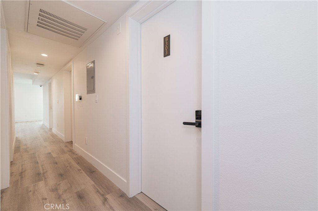 5652 La Mirada Avenue. Los Angeles, CA 90038