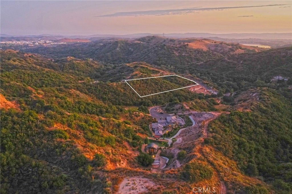 19942 Summit Trail Road. Trabuco Canyon, CA 92679