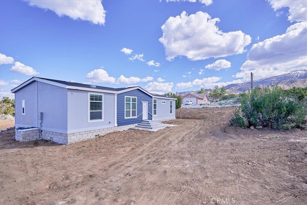 9889 Crystal Aire Road. Pinon Hills, CA 92372