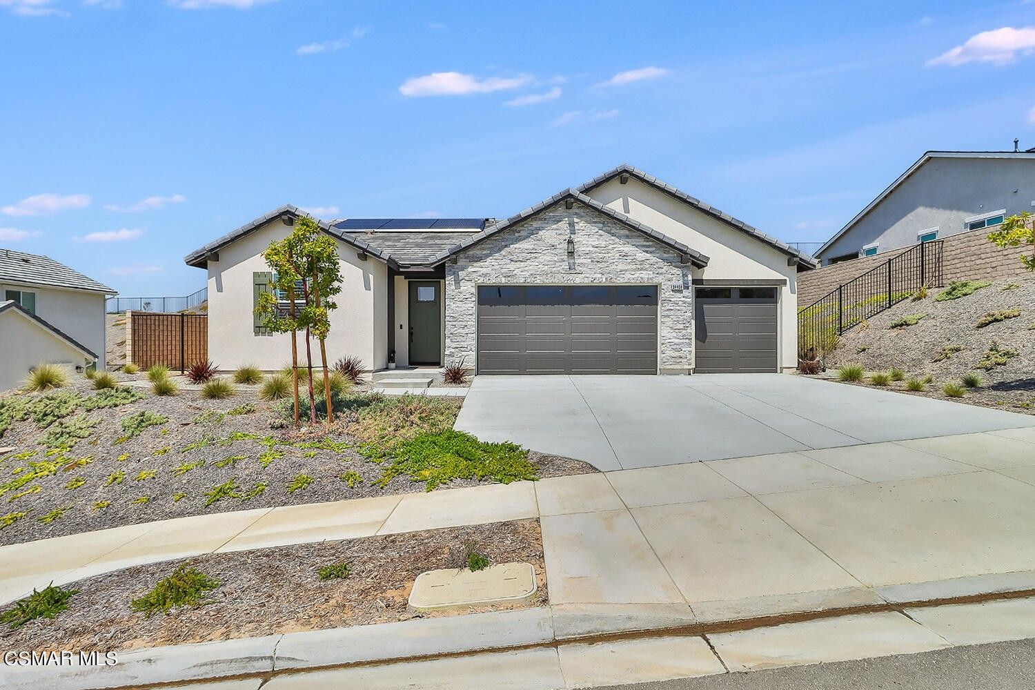 28826 Saddle Circle. Castaic, CA 91384