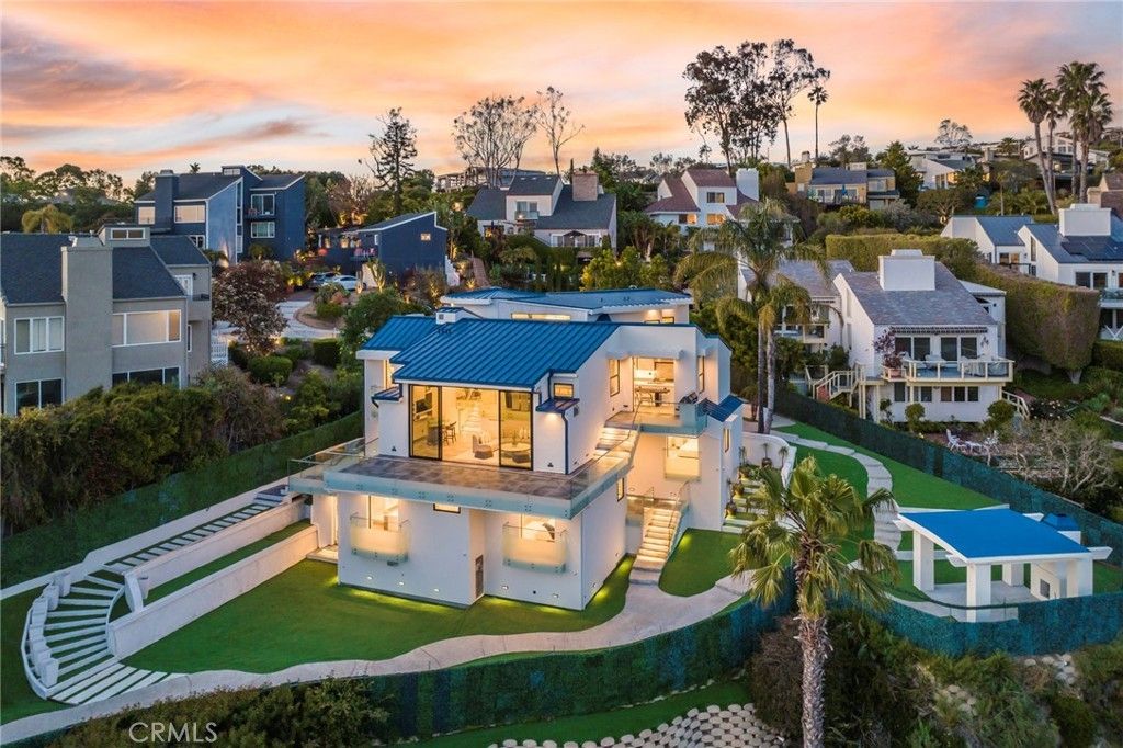 2135 Hillview Drive. Laguna Beach, CA 92651