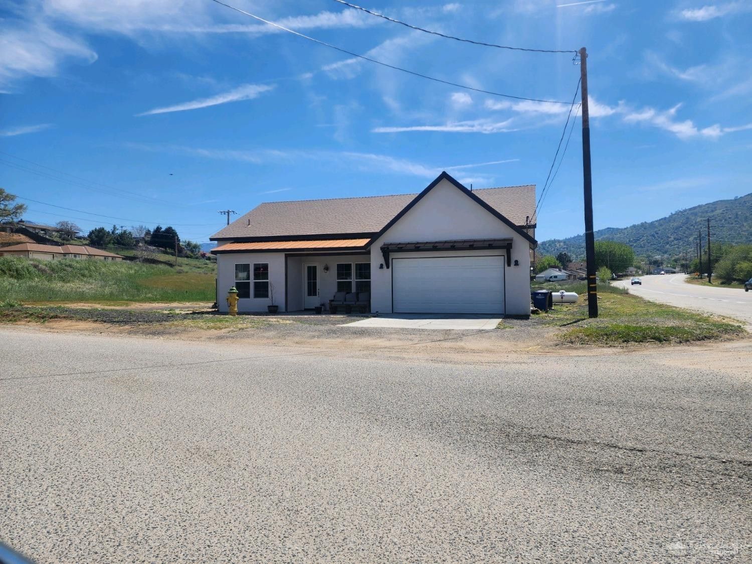 22529 Hill Street. Tehachapi, CA 93561