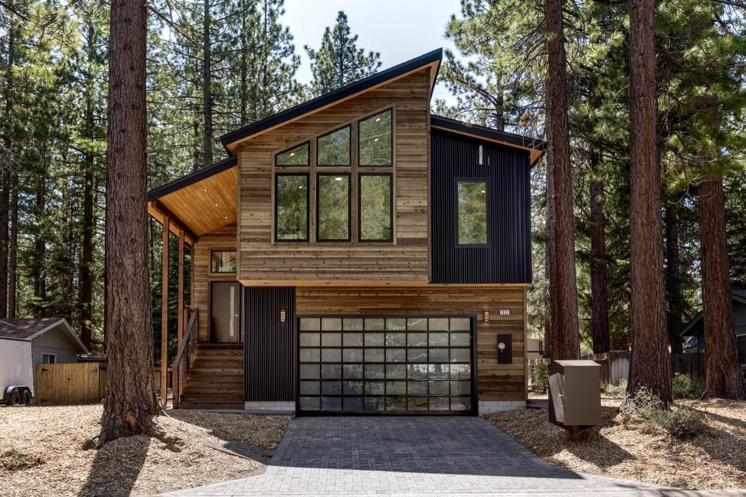 1032 Golden Bear Trail. South Lake Tahoe, CA 96150