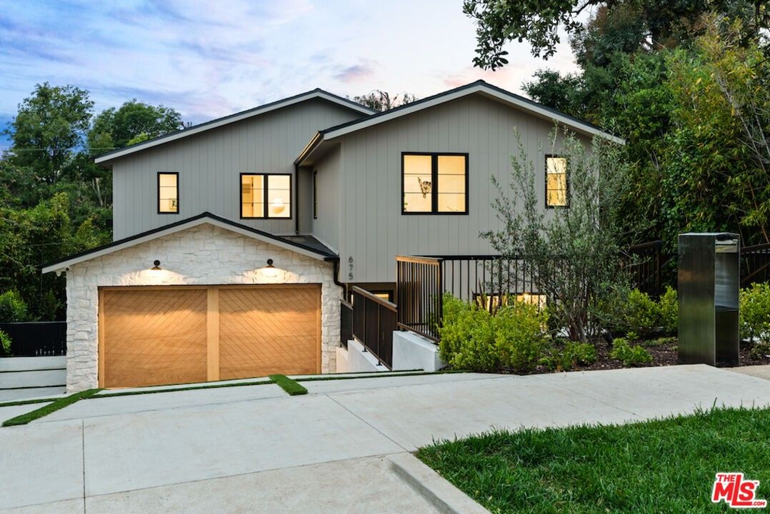 675 Muskingum Ave. Pacific Palisades, CA 90272