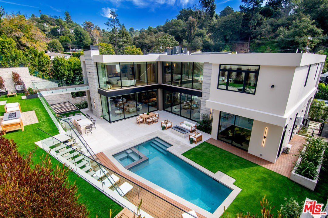 2641 Hutton Dr. Beverly Hills, CA 90210