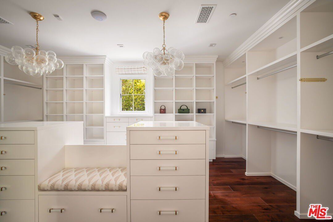 1445 Via Cresta. Pacific Palisades, CA 90272