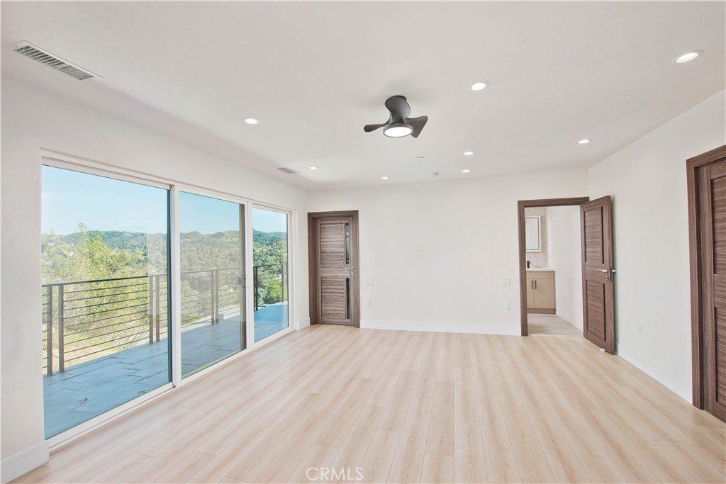 5099 Llano Drive. Woodland Hills, CA 91364