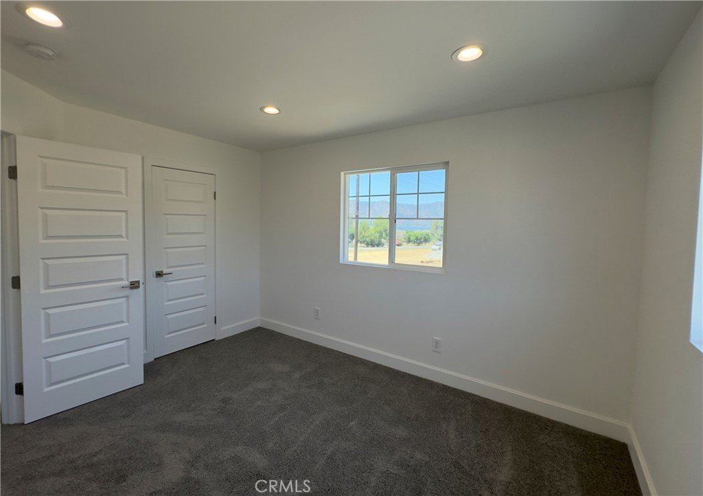 760 Parkway. Lake Elsinore, CA 92530