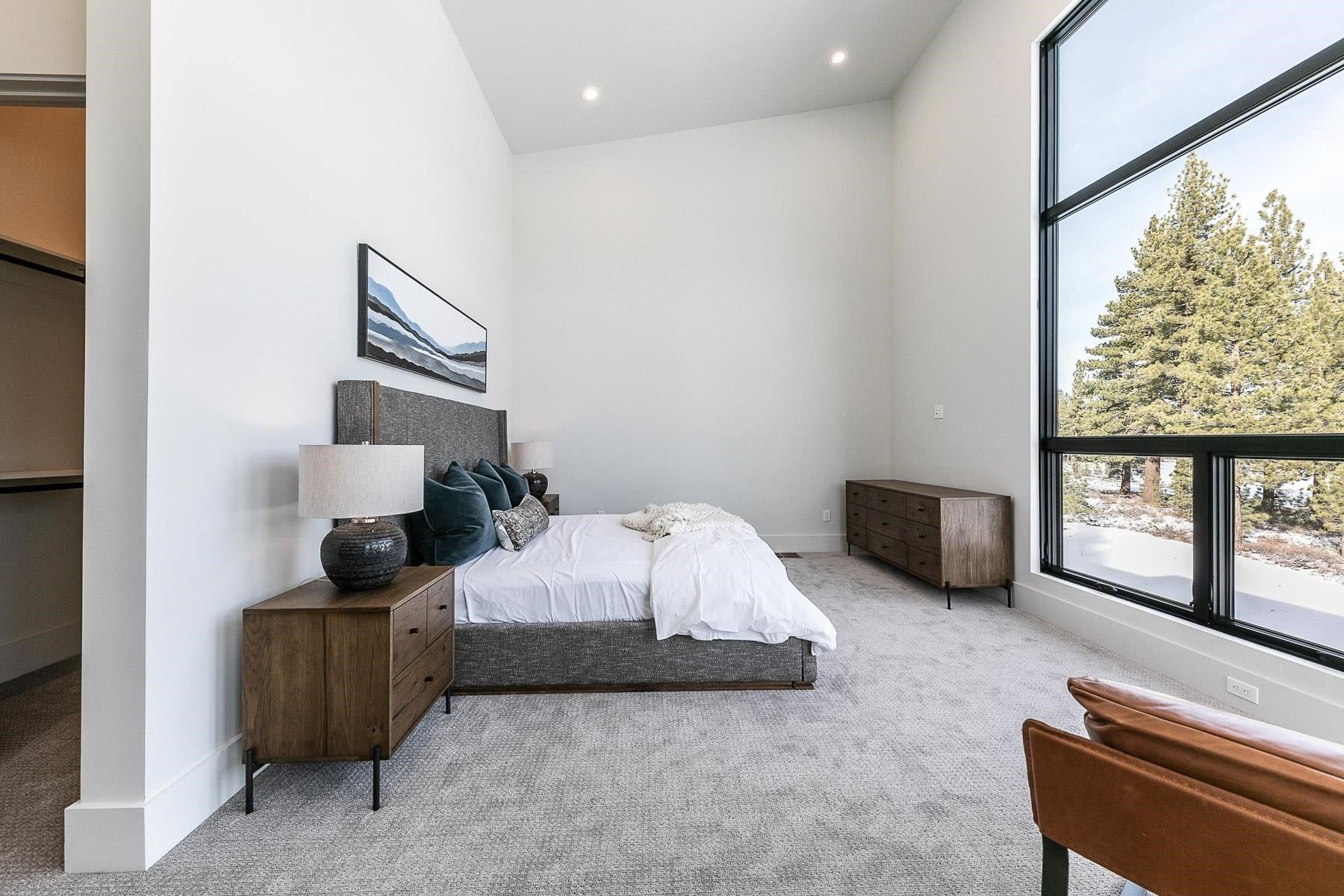 10061 Jakes Way. Truckee, CA 96161