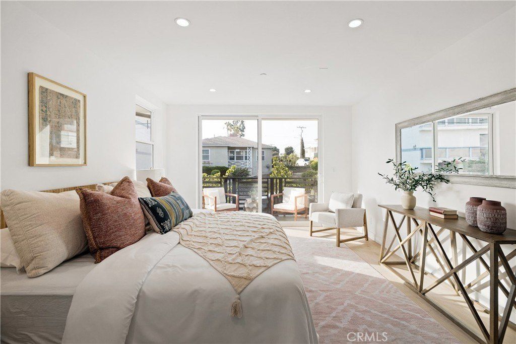 1022 17Th Street. Hermosa Beach, CA 90254