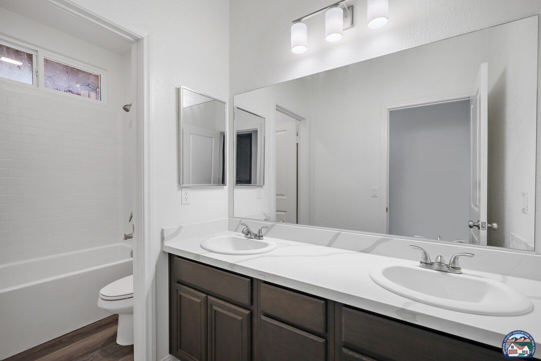 842 Bougainvillea. Brawley, CA 92227