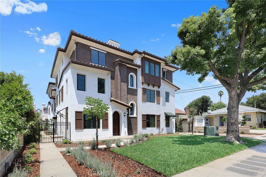 903 Sunset Boulevard. Arcadia, CA 91007