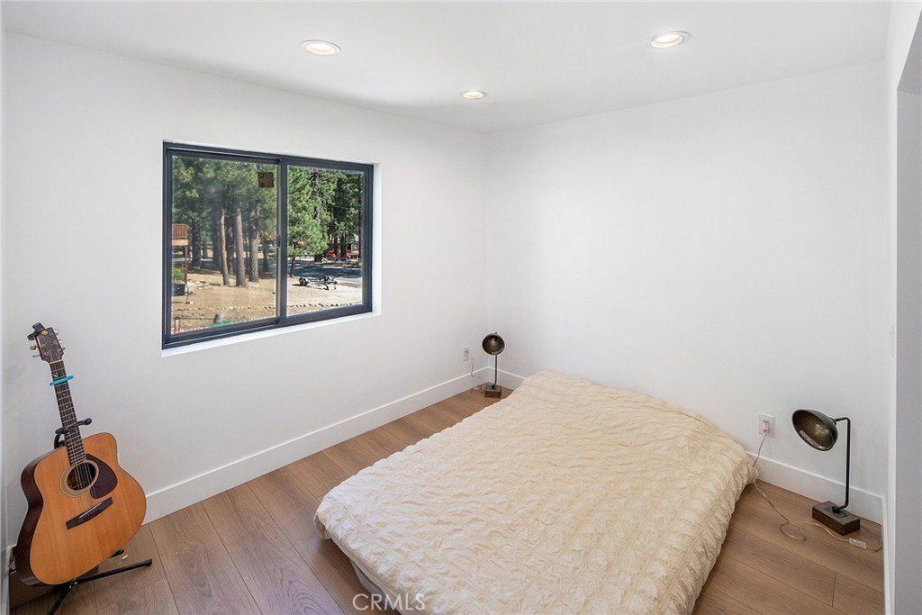 425 Castella Lane. Big Bear Lake, CA 92315