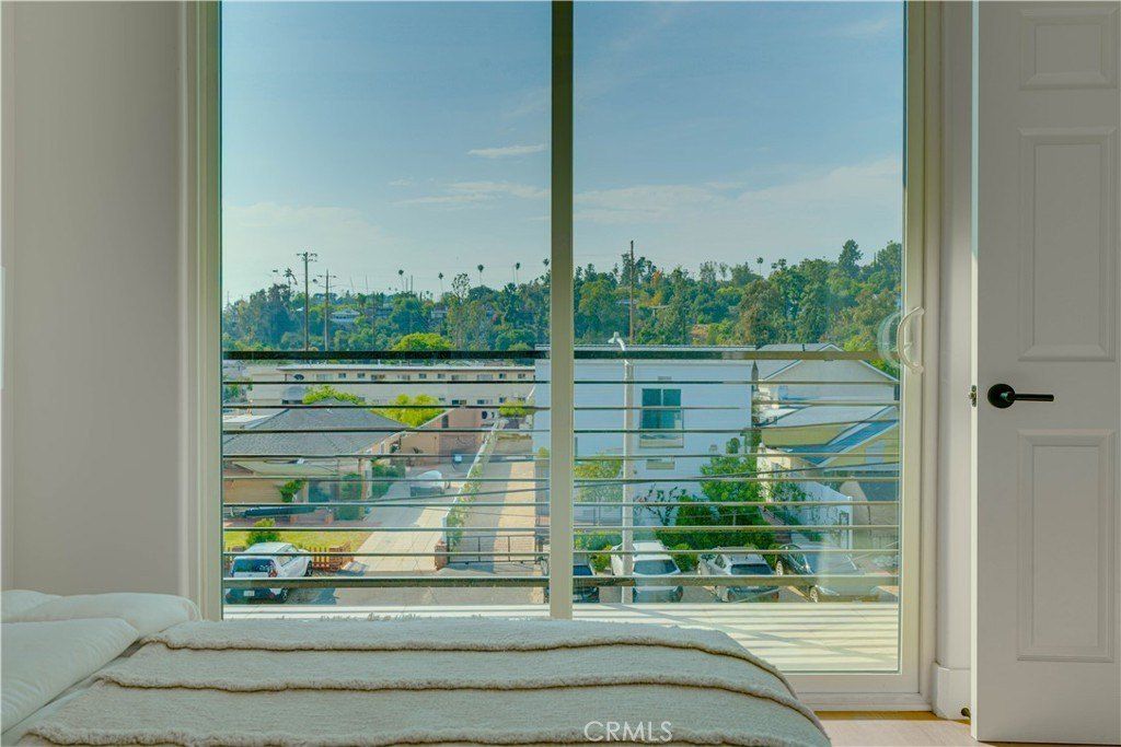 712 N Chestnut Avenue 12. Los Angeles, CA 90042