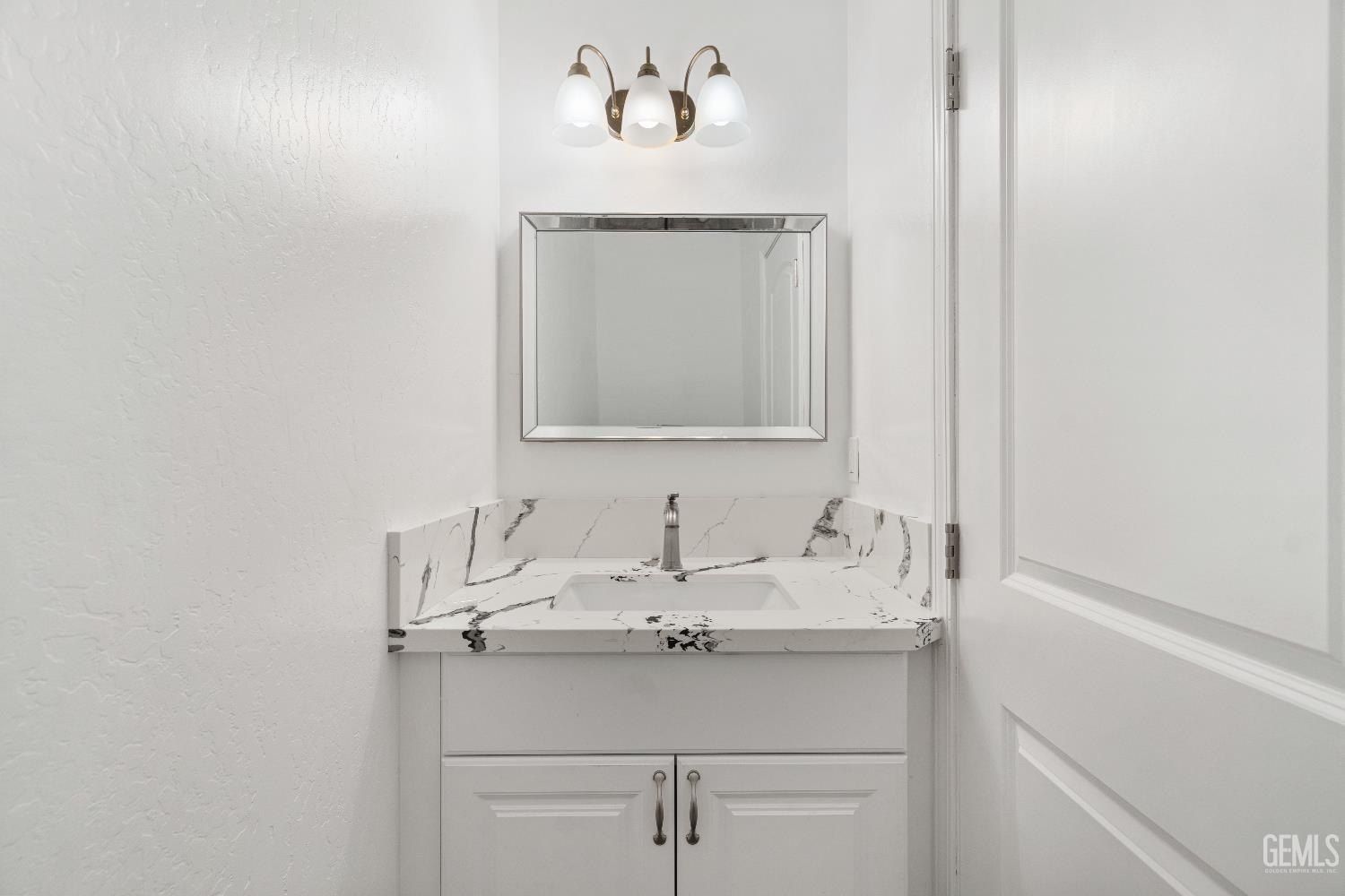 20381 Pinon Canyon Drive. Tehachapi, CA 93561