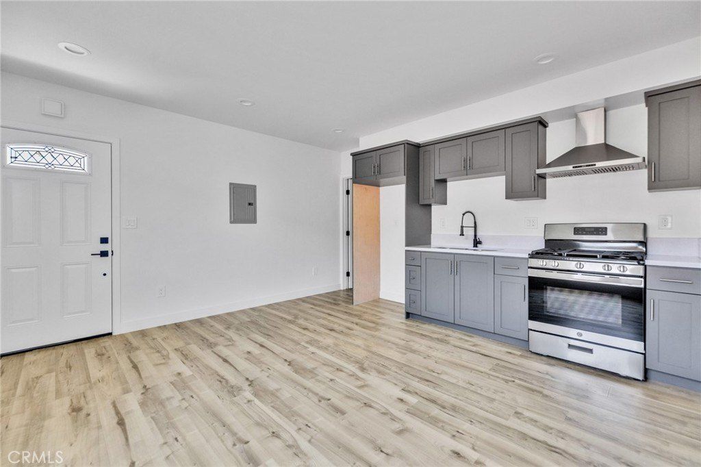 1601 W 165Th Street 1603. Compton, CA 90220