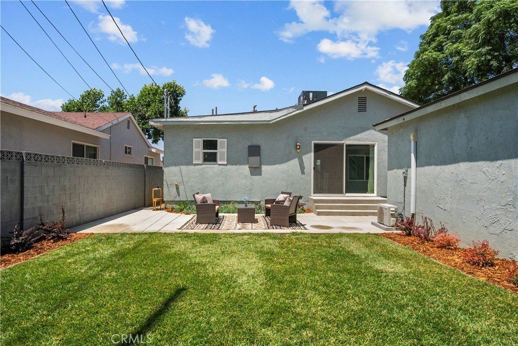 8054 Cedros Avenue. Panorama City, CA 91402