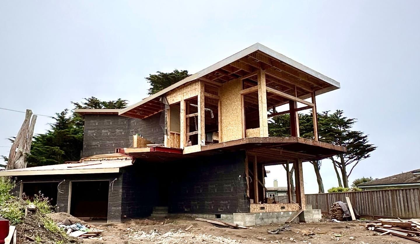 155 Reef Point Rd. Moss Beach, CA 94038