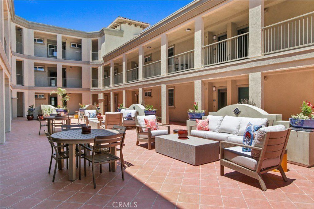 927 Deep Valley Drive. Rolling Hills Estates, CA 90274