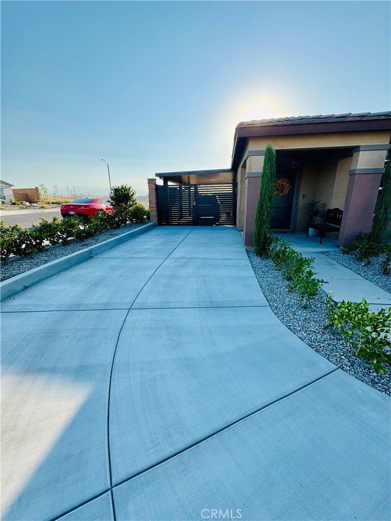 11416 Sunny Way. Victorville, CA 92392