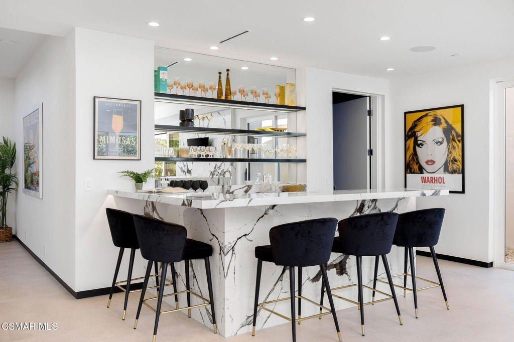 118 Giles Road. Lake Sherwood, CA 91361