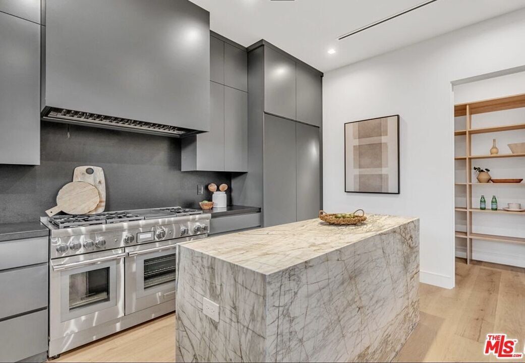 2040 Glencoe Ave. Venice, CA 90291