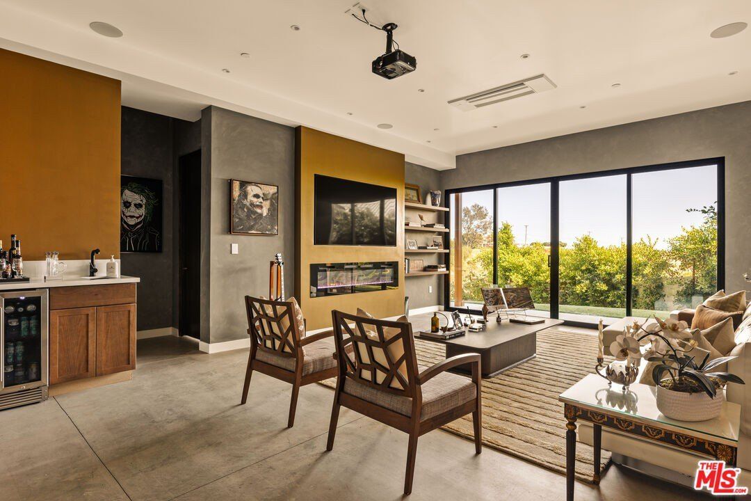 5904 Kanan Dume Rd. Malibu, CA 90265