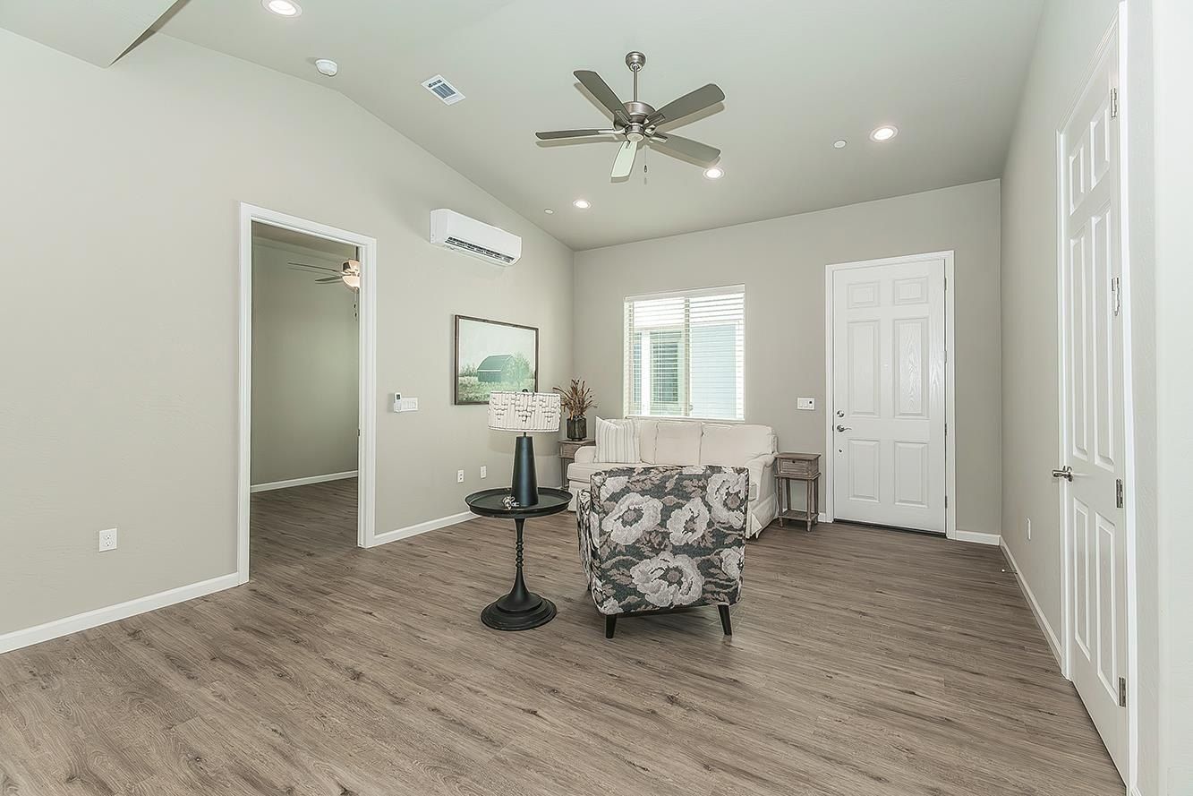 6008 Sussex Way E. Fresno, CA 93727