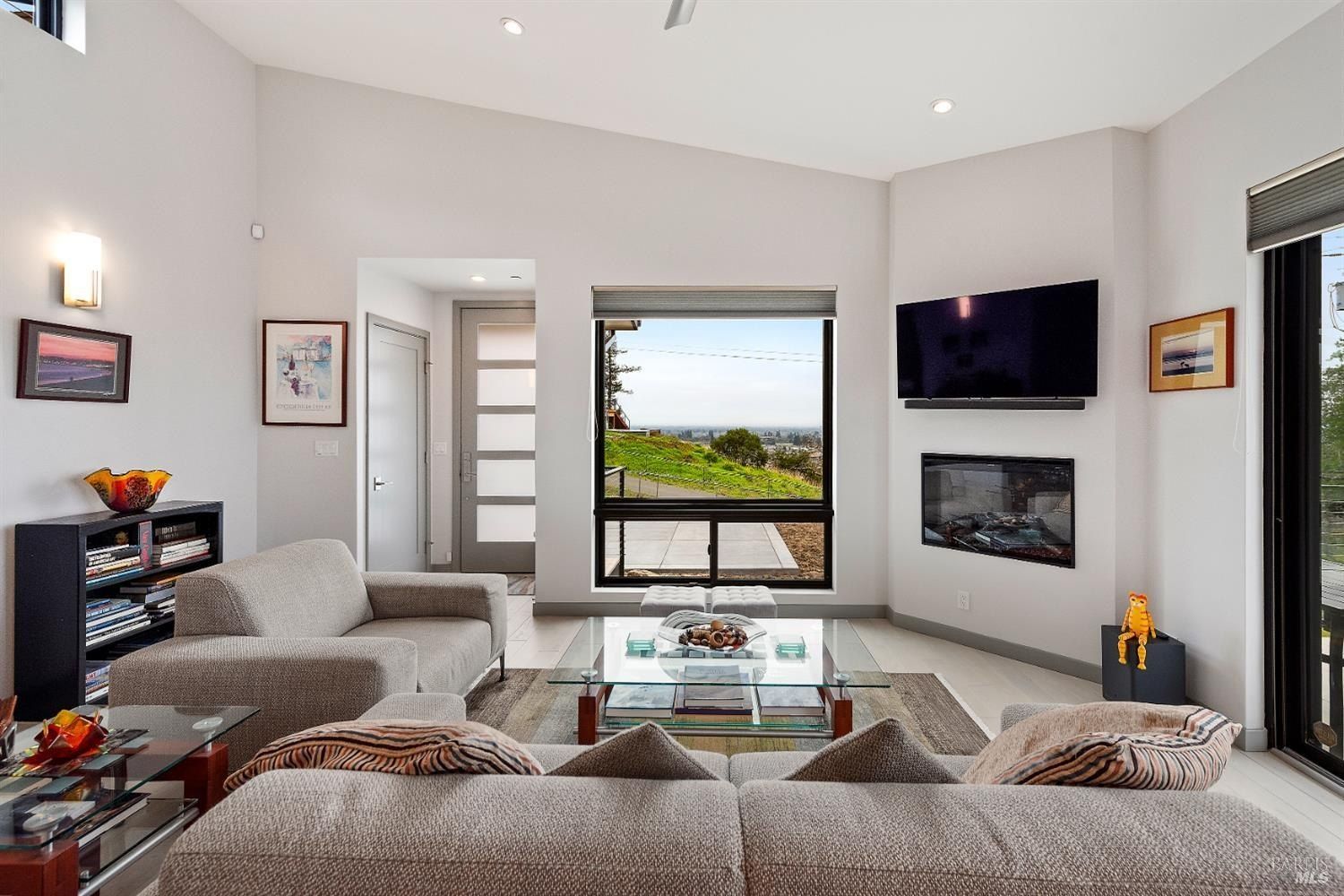 5095 Knollwood Court. Santa Rosa, CA 95403