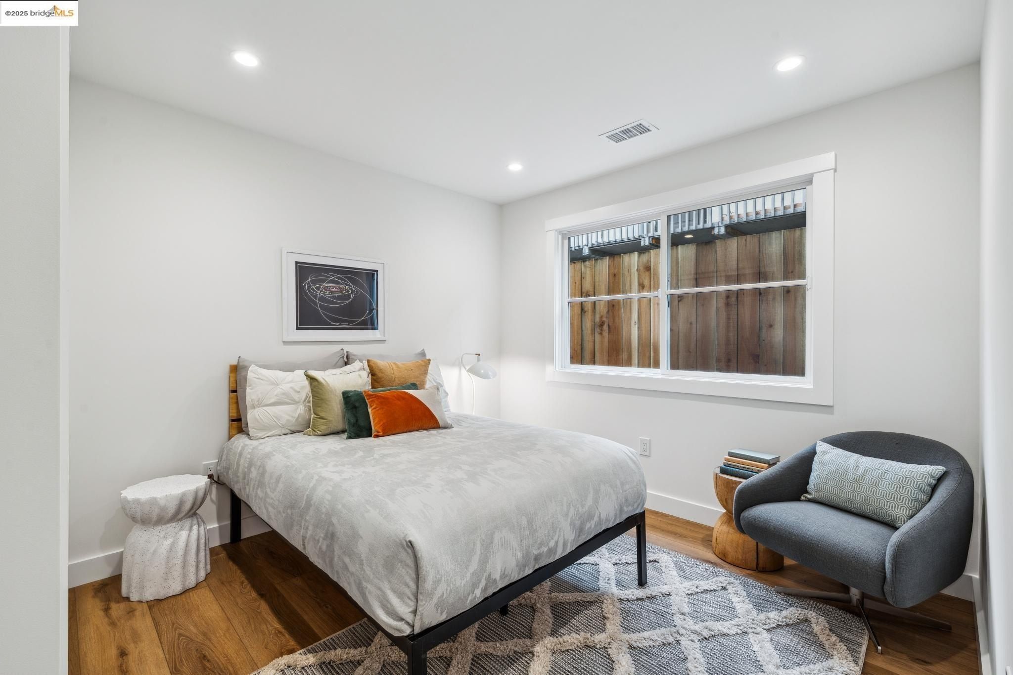 667 Alcatraz Ave. Oakland, CA 94609