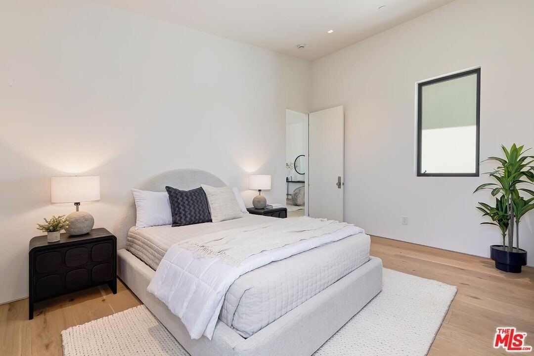 2831 Malcolm Ave. Los Angeles, CA 90064