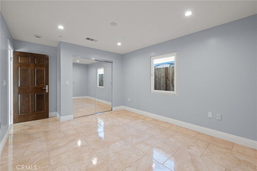 1362 Linden Avenue. Glendale, CA 91201